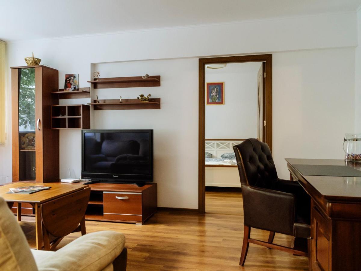 Old Town Historic Apartment With Backyard Mini Park Bucareste Exterior foto