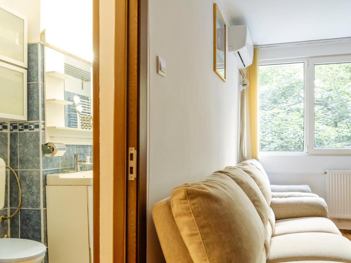 Old Town Historic Apartment With Backyard Mini Park Bucareste Exterior foto